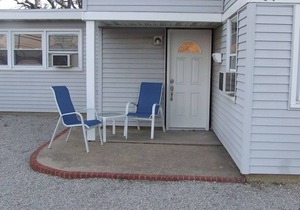 Beautifully Renovated Beach Block 2-Bedroom Unit