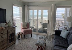 BEAUTIFULLY UPDATED BEACHFRONT CORNER UNIT - 3BR 2.5BA, SUMMER WEEKS AVLAILABLE!