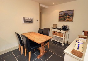 BECK STEPS, pet friendly, character holiday cottage in Chapel Stile