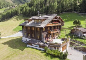Beim Holzschnitzer by Interhome
