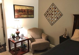 Bella Paradiso 9, King Bed, Walk to Downtown, Free Parking, Wifi, Front Balcony