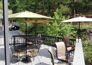 Bella Paradiso Condo 6 - King Studio with Kitchenette - Walk to Downtown, Free P