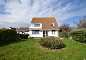 Bella Vista, Selsey - a family house that sleeps 8 guests in 4 bedrooms