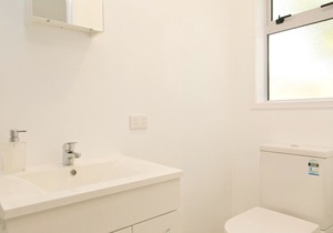Bellbird Cottage - Lake Taupo Bach in Waitahanui