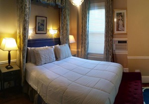 Bellevue Manor