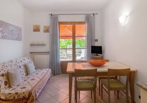 Bellissimo "Appartamentiitigli 4" vicino a Centro Città con Terrazza, Vista Montagna/Vista sul Mare e Giardino; Parcheggio disponibile