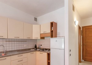 Bellissimo "Appartamentiitigli 4" vicino a Centro Città con Terrazza, Vista Montagna/Vista sul Mare e Giardino; Parcheggio disponibile