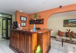 Berlor Airport Inn