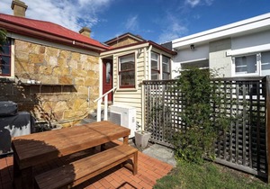 Berwick Cottage and Studio Historic Battery Point
