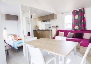 Bessan Mobile Home with Pool Fun