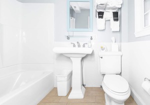 Best of Delaware - Fit for a QUEEN- Walk to Beach, Pet Friendly, Hot Tub, Pool
