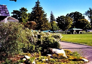 🌞Best Price in this Location🌞Views of Park with public beach & Church