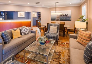 Best Western Plus White Bear Country Inn