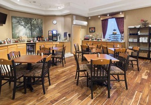 Best Western Plus Des Moines West Inn & Suites