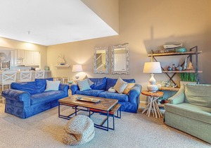 Bethany Bay 3rd floor condo w/golf on-site, free WiFi, and balcony