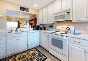 Bethany Bay Condo Overlooking the Bay w/Shared Pool, Private W/D, WiFi