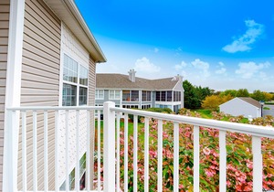 Bethany Bay Condo Overlooking Water with Shared Pool, Private W/D, & WiFi