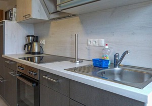 Between the Baltic Sea beach and the Bodden, the Boddenhus apartment house awaits you with its brigh