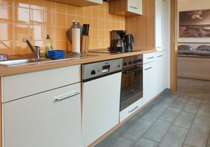 "Between the Baltic Sea beach and the Bodden, the Boddenhus apartment house awaits you with its brig