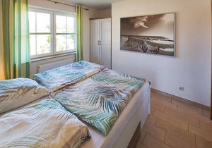 "Between the Baltic Sea beach and the Bodden, the Boddenhus apartment house awaits you with its brig