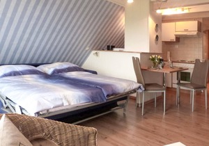 Between the Baltic Sea beach and the Bodden, the Boddenhus apartment house awaits you with its brigh