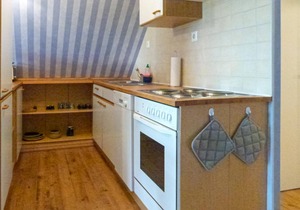 Between the Baltic Sea beach and the Bodden, the Boddenhus apartment house awaits you with its brigh