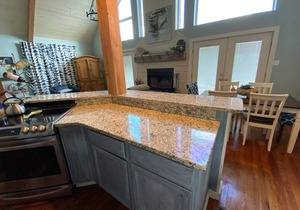 Big Blue at Lake Martin! Family Lake Home, 2 masters, Bedswing, Firepit