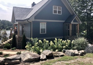 Big Blue at Lake Martin! Family Lake Home, 2 masters, Bedswing, Firepit