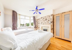 Big House in Filton - Sleeps up to 7!