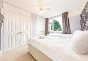 Big House in Filton - Sleeps up to 7!