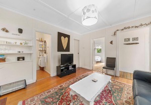 Bijoux - Waikanae Beach Cottage