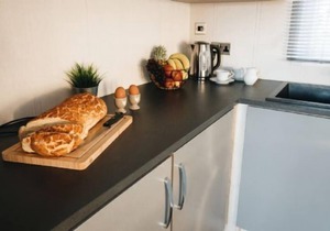 Black Edition Lodge - Unit 33 - a lodge that sleeps 8 guests in 3 bedrooms