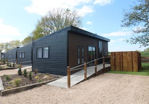 Black Edition Lodge - Unit 7 - a lodge that sleeps 6 guests in 2 bedrooms