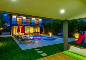Blue - 4 Bedroom Holiday Villa in Hisarönü