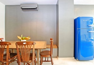 Blue fridge apartmen · Ideal for couples, near beach and well connected