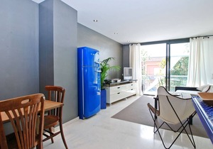 Blue fridge apartmen · Ideal for couples, near beach and well connected