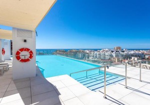 Blue Infinity Luxury Apartment by GHR Rentals