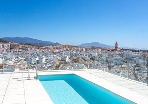 Blue Infinity Luxury Apartment by GHR Rentals