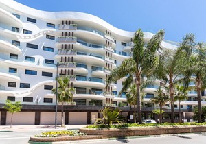Blue Infinity Luxury Apartment by GHR Rentals