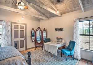 ‘Blue Jay Cottage' - Pittsburg Studio on Winery!