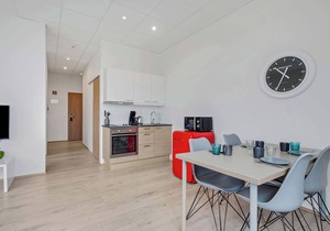 Blue Mountain Apartments - Corner Studio with View