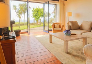 Blue OceanView Relaxing Cottage