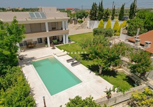 Blue Sky Villa in Crete