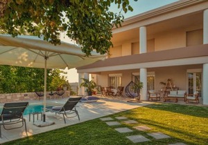 Blue Sky Villa in Crete