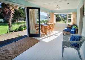 Blueberry Bach - Port Levy Holiday Home, PORT LEVY