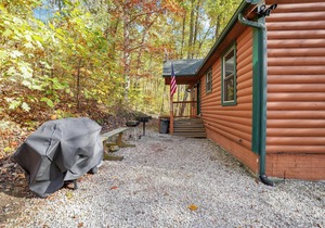 Bluebird Cabin at Hummingbird Hill (Hocking Hills area)