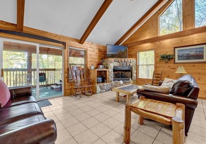 Bluebird Cabin at Hummingbird Hill (Hocking Hills area)