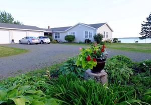 BLUEWATERS RETREAT VACATION HOME