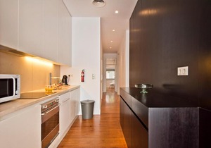 BmyGuest - Campo Pequeno Terrace Apartment