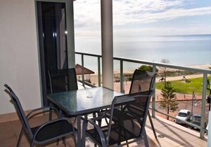 Boardwalk By The Beach with Free Wi-Fi